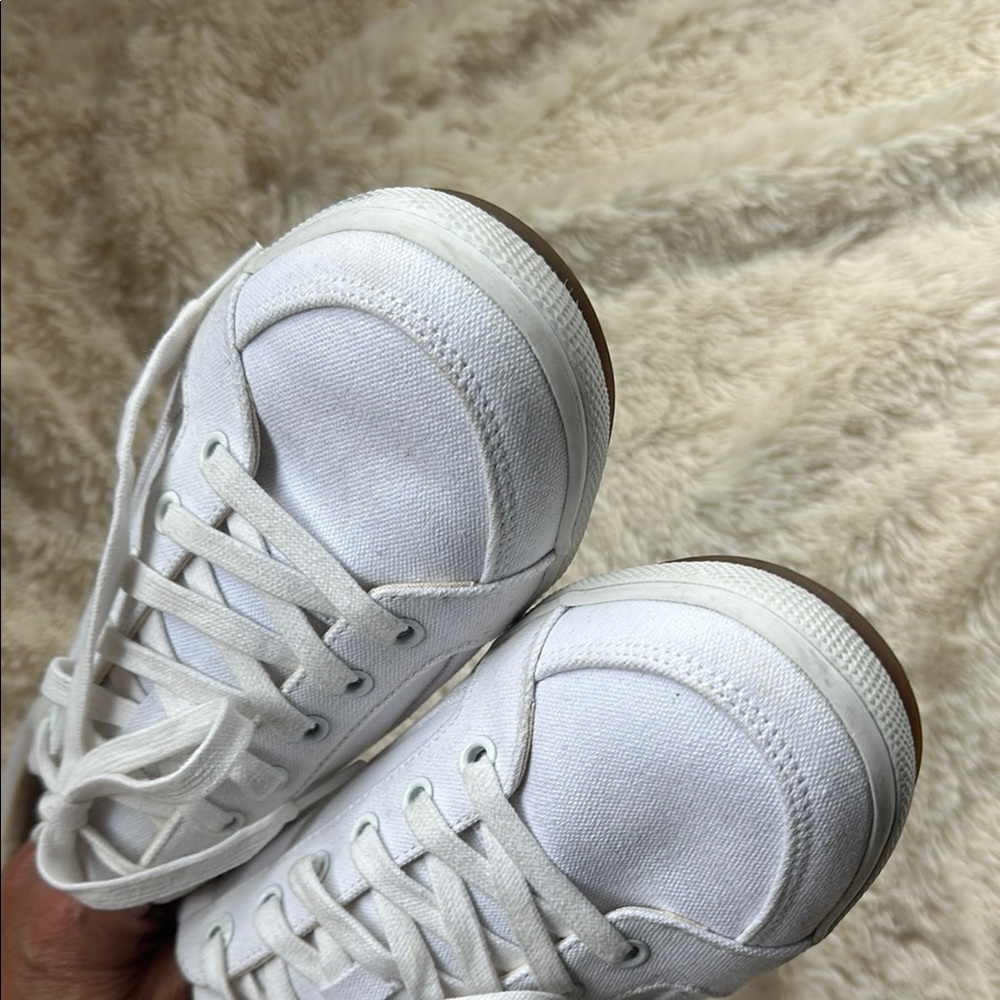 Taos White Canvas Sneakers women size 10 - Picture 7 of 9